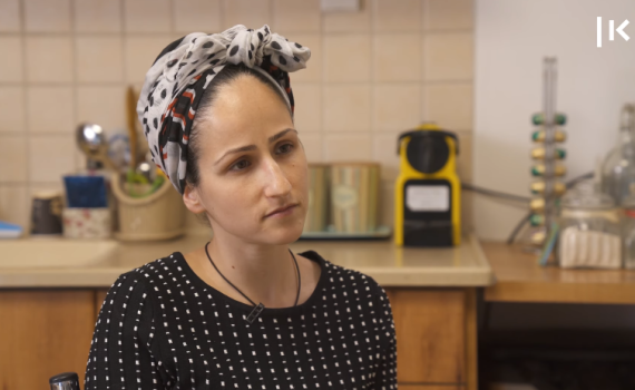 צפו: בעלי עם קעקועים ואני דתייה עם מטפחת