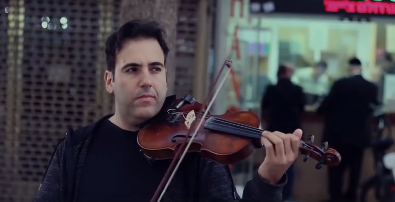 מרהיב: כך נשמעים להיטי חנוכה בכינור •צפו