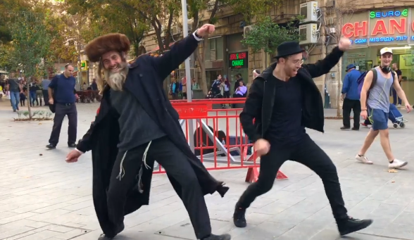 צפו: האתגר שגרם לאנשים לרקוד ברחובות ירושלים