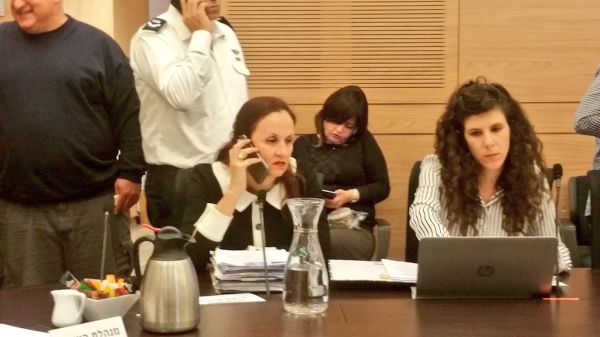 שקד תוקפת את זילבר : "אין לי אמון בה"