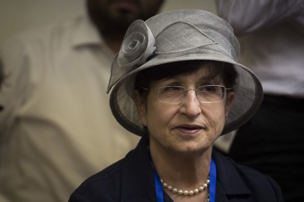 עדינה בר שלום: "כרגע אין מגעים עם בני גנץ"