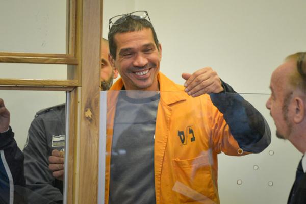 אברג'יל על דוכן עדים ממוגן: "יריתי בהרבה אנשים"