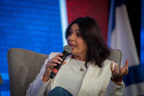 בכולנו לועגים למירי רגב: חושבת שמחנה הימין טיפש