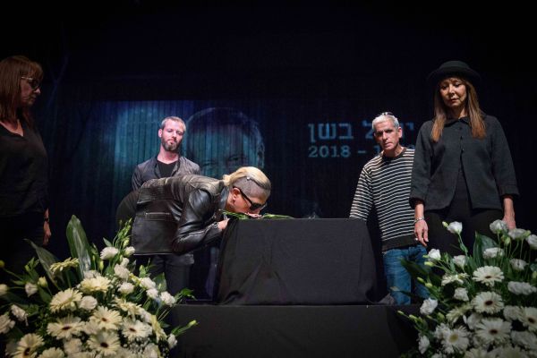 נפרדים מהמוזיקאי האהוב: יגאל בשן הובא למנוחות