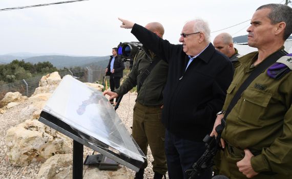 ריבלין בגבול: "חיזבאללה יביא לחורבן של לבנון"