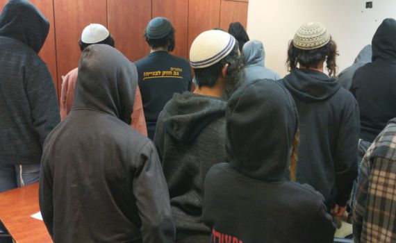 מחאה בציר 60: נערות עוכבו בצומת תפוח, 20 נעצרו