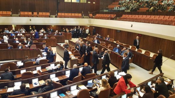 חוק גירוש משפחות מחבלים עבר בקריאה טרומית