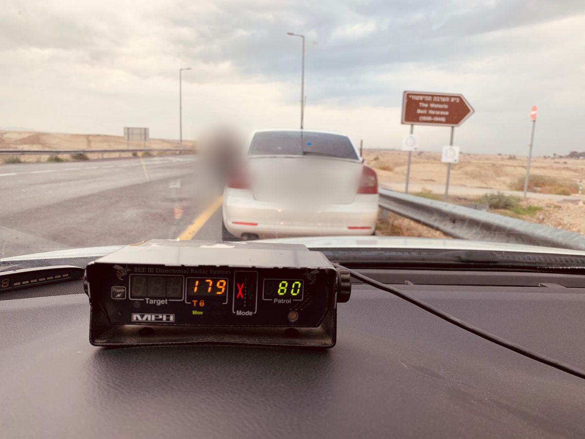 המשטרה תפסה נהג ערבי שנסע 99 קמ"ש מעל המותר
