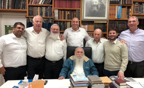 מסתמן: יו"ר מפלגת הבית היהודי לא יהיה ח"כ מכהן