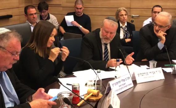 מנדלבליט: "חומר החקירה הגיע אלי רק ביום חמישי"