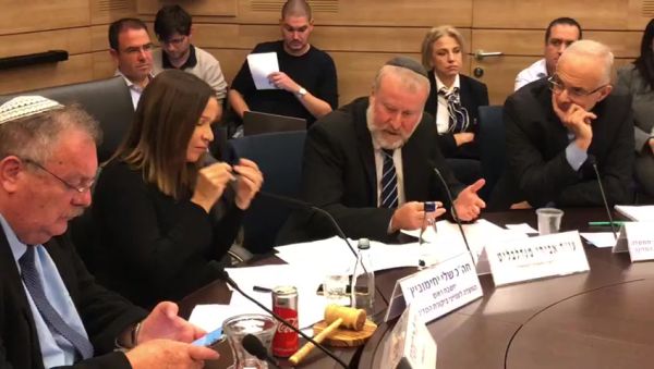 מנדלבליט: "חומר החקירה הגיע אלי רק ביום חמישי"