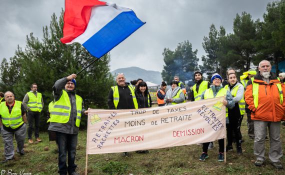 צרפת בוערת: הממשלה תכריז על מצב חירום