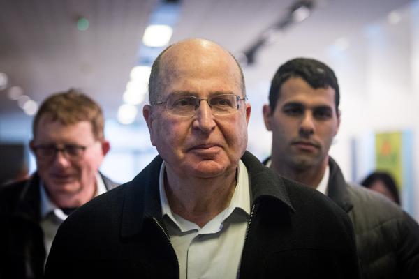 "גרוע מגדולי אויבינו": בישראל תוקפים את יעלון על דבריו