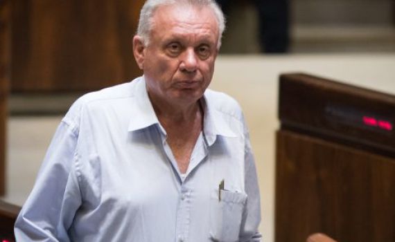 נוטשים את העבודה: גם ברושי הודיע שלא יתמודד