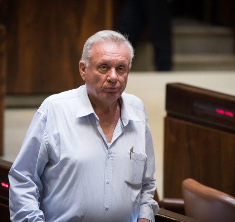 נוטשים את העבודה: גם ברושי הודיע שלא יתמודד