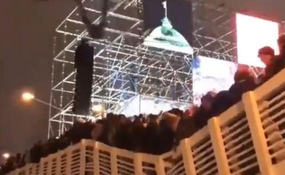 קשה לצפייה: עשרות פצועים בקריסת גשר ברוסיה