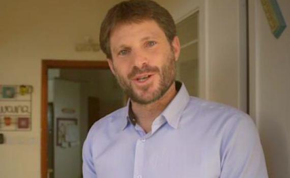 "משתמשים וזורקים" • צפו: סמוטריץ' במתקפה חריפה