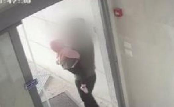 צעד מאסון: סידרה את הכובע והצילה את בתה. צפו