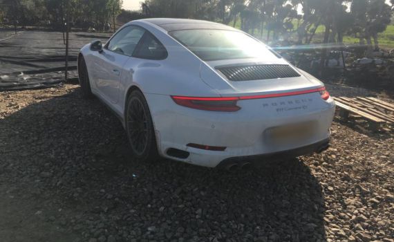 פלסטיני נתפס על חם כשהוא גונב רכב פורשה