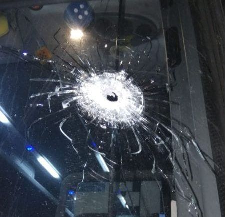 מחבלים פתחו באש לעבר אוטובוס סמוך לבית אל