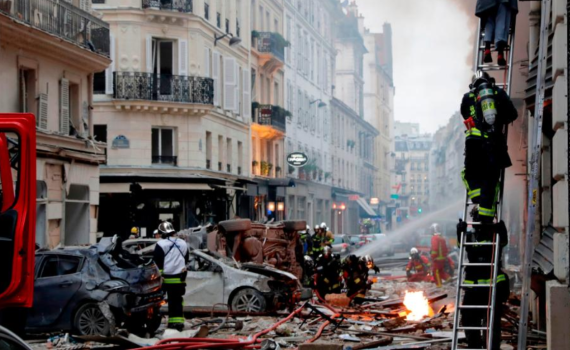 אסון בפריז: 2 הרוגים ועשרות פצועים בפיצוץ גז