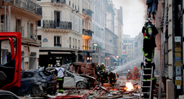 אסון בפריז: 2 הרוגים ועשרות פצועים בפיצוץ גז