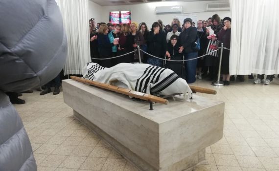 רפאל הולצברג הובא למנוחות: "רודף חסד, בעל חיוך רחב"