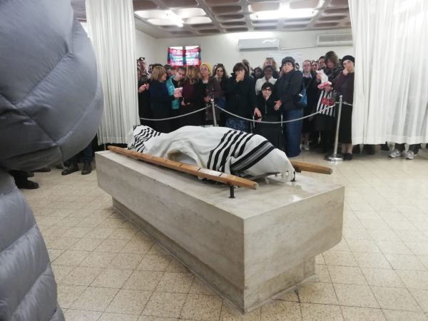 רפאל הולצברג הובא למנוחות: "רודף חסד, בעל חיוך רחב"