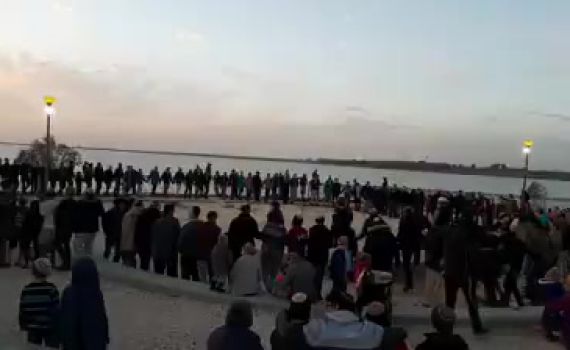 צפו: שירת הודיה מרגשת על הגשמים במאגר 'בני ישראל'