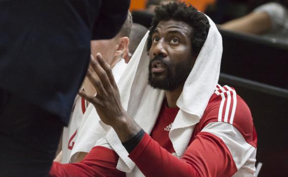 סטודמאייר מתחזק ומתעטף בציצית "שומרת עלינו"