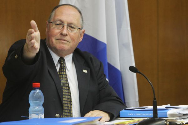 רובינשטיין בעבר: לא להגיש כתב אישום עד הבחירות