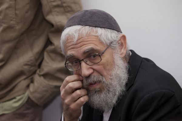 החל הליך שלילת התואר "רב" מהרב מוטי אלון