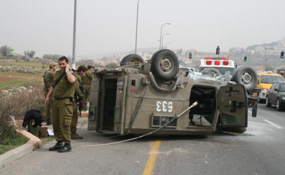 שני חיילים נפצעו בהתהפכות רכב צבאי בדרום