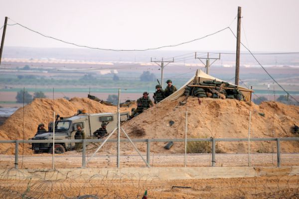 קצין נפצע מירי צלפים בגבול רצועת עזה