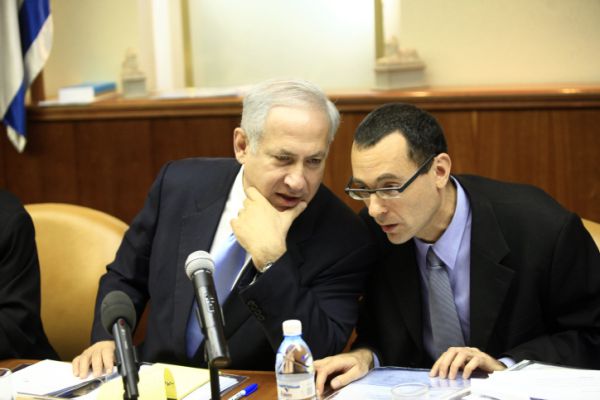 בעשיריה הראשונה של גנץ- שני מקורביו של נתניהו