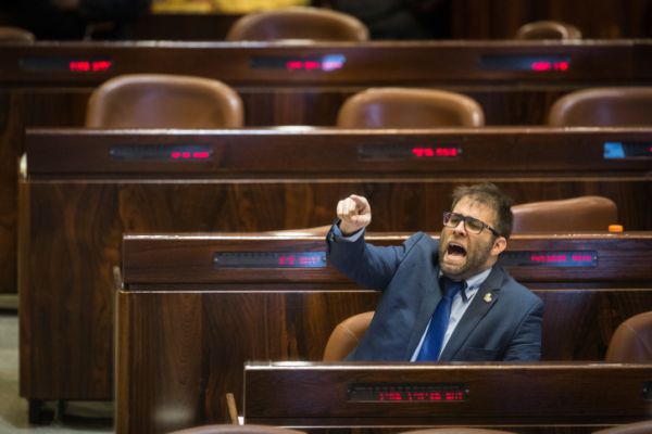 בעקבות דבריו: חזן במתקפה חזיתית על רובי ריבלין