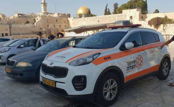 בהשבעה של 'נצח יהודה': החייאה מוצלחת על בן 50 בכותל המערבי