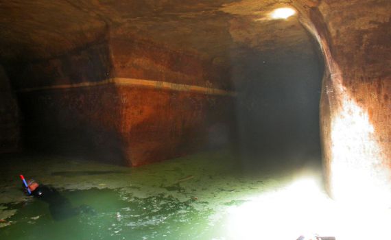 מאגר מים התגלה מתחת לגן משחקים בירושלים