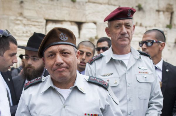 איזנקוט יוצא להגנתו של בני גנץ