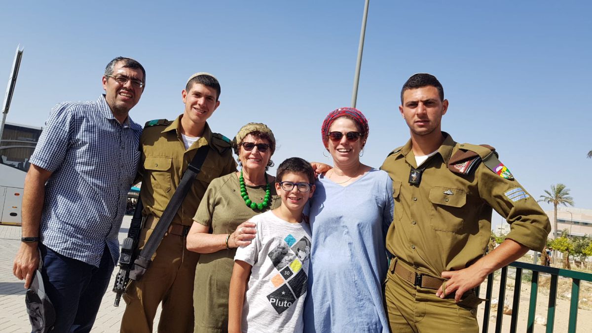 "דמי רותח": מכתב גלוי מאמא דואגת לבני גנץ