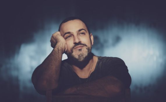 "זו שליחות": קובי אפללו בשיר מרגש לאשתו