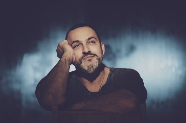 "זו שליחות": קובי אפללו בשיר מרגש לאשתו