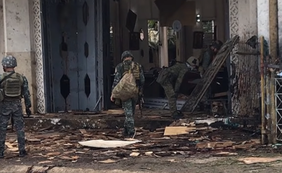 פצצות בכנסייה בפיליפינים: 27 הרוגים, עשרות פצועים