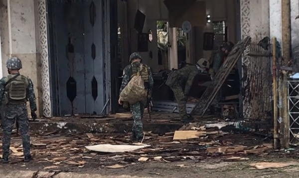 פצצות בכנסייה בפיליפינים: 27 הרוגים, עשרות פצועים