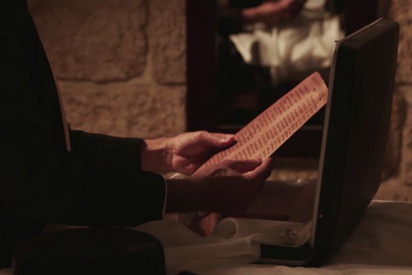 לאן נעלמו דפי ספר התנ"ך העתיק והיקר בעולם?