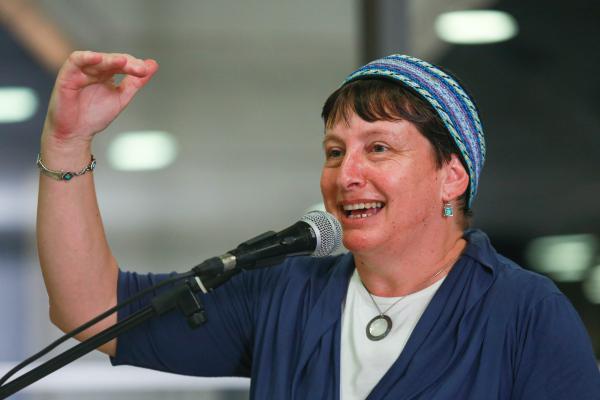 "היום, אמליץ לנפגעות מינית ללכת ישר לתקשורת"