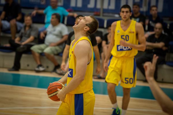 סנסציה: אחרי 15 שנה, מכבי ת"א ניצחה את צסקא