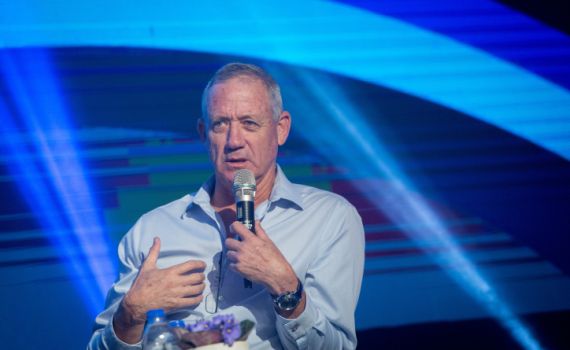 בני גנץ: "ראש ממשלה עם כתב אישום לא יכול לכהן"