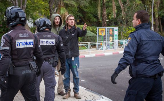 הנערים העצורים לא הובאו לדיון, העו"ד יצאו במחאה