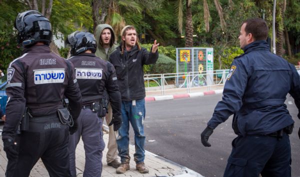 הנערים העצורים לא הובאו לדיון, העו"ד יצאו במחאה